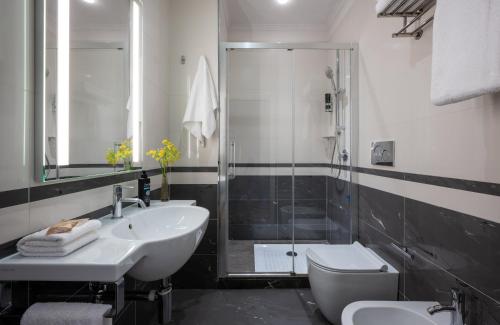 Koupelna v ubytování Leonardo Boutique Hotel Rome Monti
