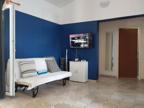 Walk to beach 2BR center, Zrce bus, parking