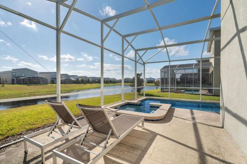 Chic 5Bed Home close to Disney parks photo 4