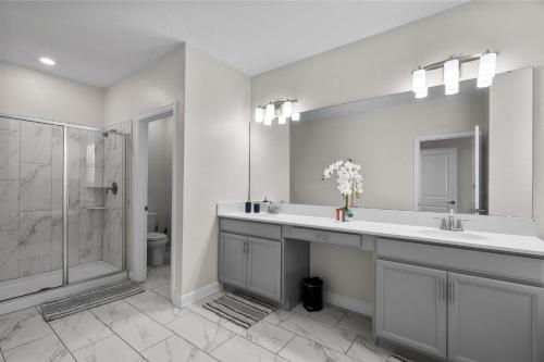 Chic 5Bed Home close to Disney parks photo 35