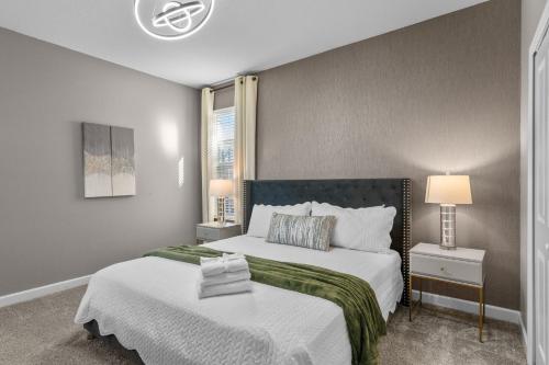 Chic 5Bed Home with Themed Rooms photo 12
