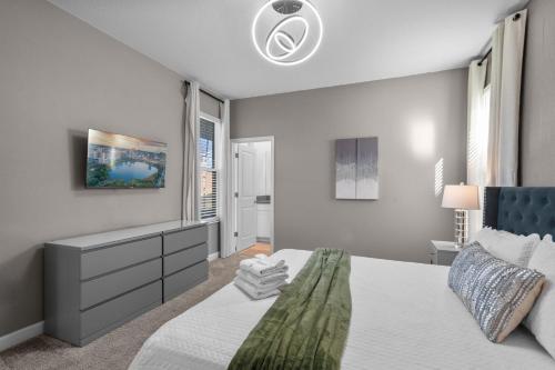 Chic 5Bed Home with Themed Rooms photo 13