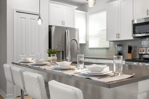 Chic 5Bed Home with Themed Rooms photo 19