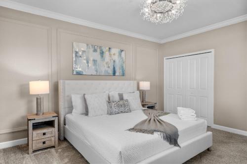 Chic 5Bed Home with Themed Rooms photo 40