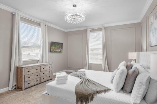 Chic 5Bed Home with Themed Rooms photo 41