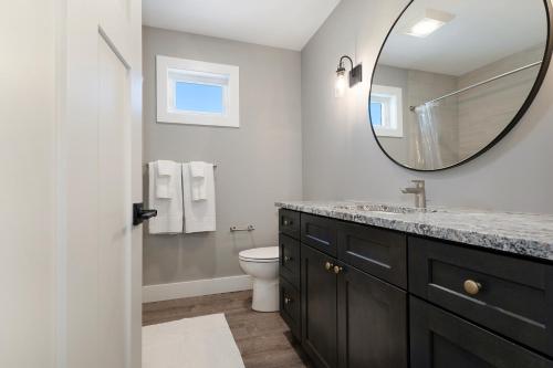 Ένα μπάνιο στο The Birches - Condotel Downtown Lake Leelanau ➠ Unit 3