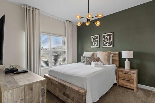 Chic 4BR Home with Mickey & Star Wars Rooms photo 8