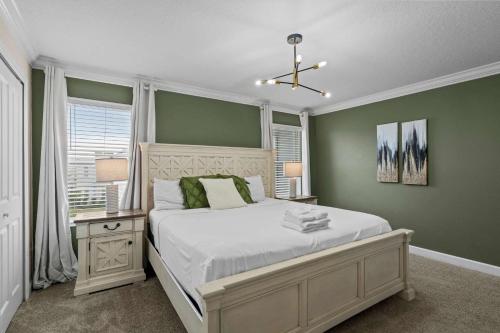 Chic 4BR Home with Mickey & Star Wars Rooms photo 23