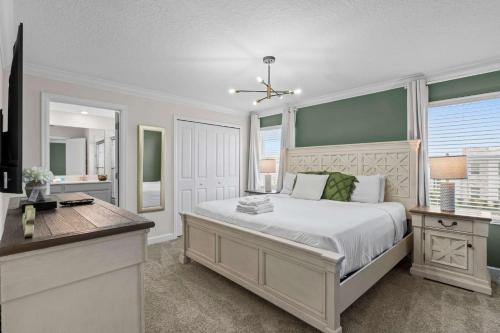Chic 4BR Home with Mickey & Star Wars Rooms photo 22