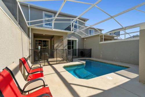 Chic 4BR Home with Mickey & Star Wars Rooms photo 19