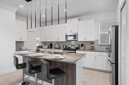 Chic 5Bed Retreat, Perfect for Family Getaway photo 14