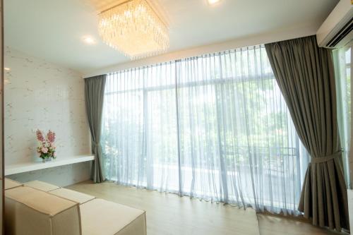 Φωτογραφία από το άλμπουμ του Family House Bangkok 4 Bedrooms 10 Guests Near Fashion Island σε Bang Khen