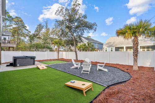 Κήπος έξω από το Modern Family Retreat - Hot Tub and Fire Pit