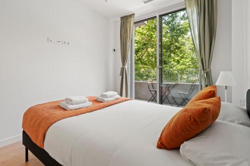 Monthly 32 Nights 1BR Pools Parking