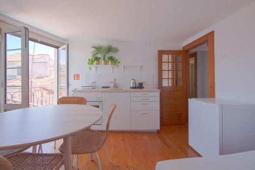 Alfama Historial I River View by Homing