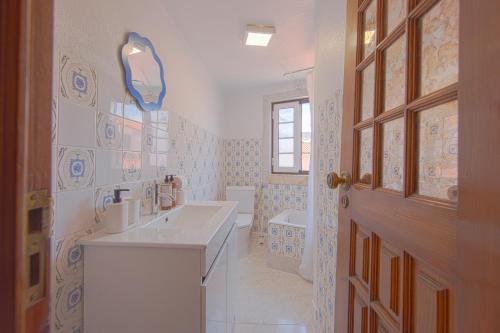 Alfama Historial I River View by Homing
