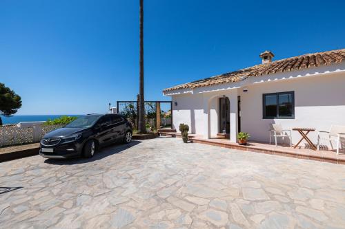 - Mediterranean Villa with Private Pool -