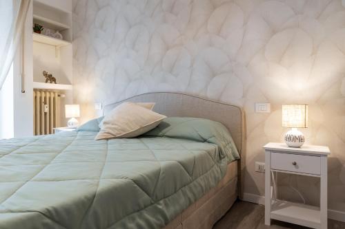 Vatican Shabby apartment double bedrooms