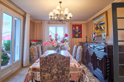 Gallery image of Au printemps Japonais in Pierre-Châtel