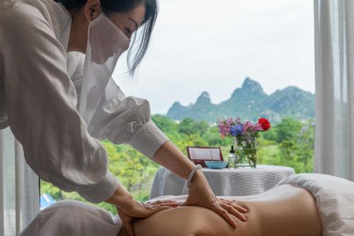 Guilin Village Creek Innにあるスパまたはウェルネス施設