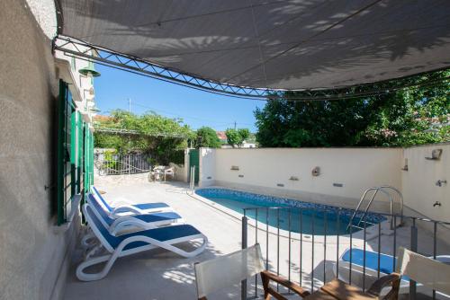 Πισίνα στο ή κοντά στο Villa Serena