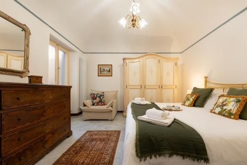 Lungarno Vespucci Apartment by Charming Italy Tour