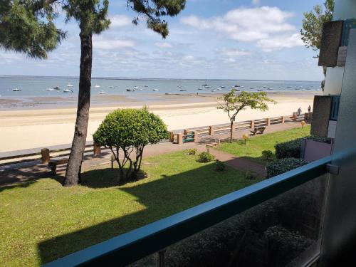 les pieds dans l'eau