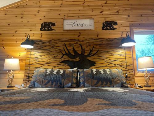 Postel nebo postele na pokoji v ubytování Large Pet-Friendly Family Cabins