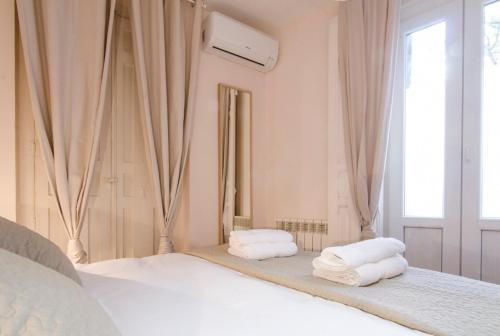 Refurbished spacious 2BD 2BTH - Malasaña