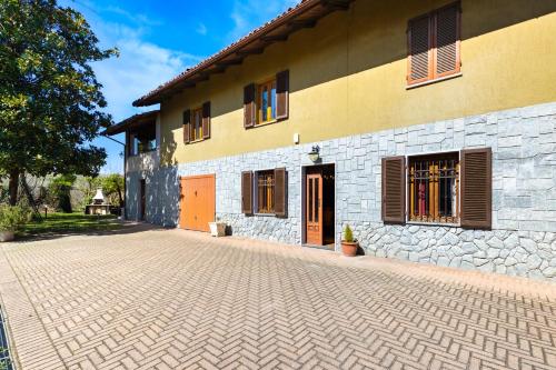 Φωτογραφία από το άλμπουμ του Casa Daniel - casa con giardino σε Magliano Alfieri