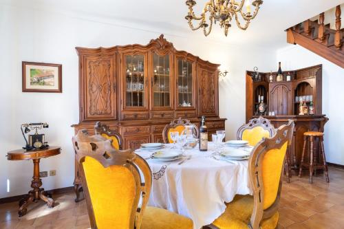 Φωτογραφία από το άλμπουμ του Casa Daniel - casa con giardino σε Magliano Alfieri