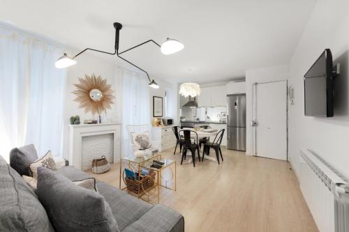 Stylish Bright 2BD apt. Atocha - Luca de Tena