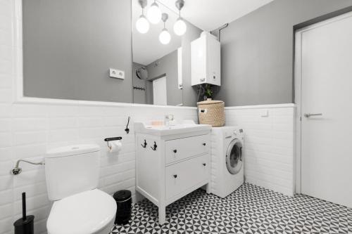 Stylish Bright 2BD apt. Atocha - Luca de Tena