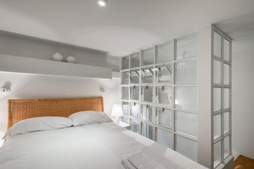 Exclusive Refurbished-3Bedrooms 2Baths-Malasaña