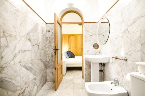 A bathroom at Apartment Fresa, 3