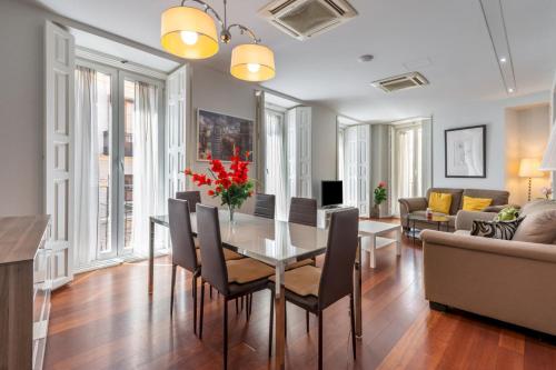 Modern with 7 balconies - 3 Beds 2B - Plaza Mayor