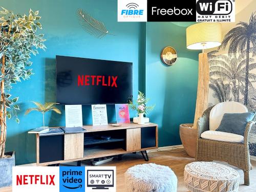 TV a/nebo společenská místnost v ubytování LOASIS - Appart T4 proche Gare et Centre Ville