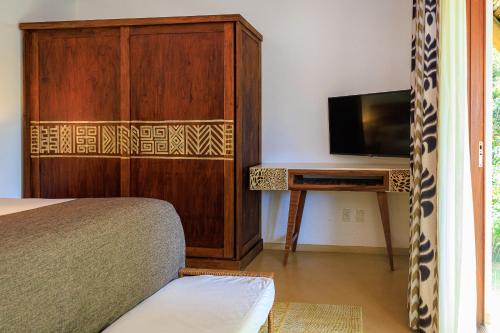 Televisyen dan/atau pusat hiburan di Campo Bahia Hotel Villas Spa