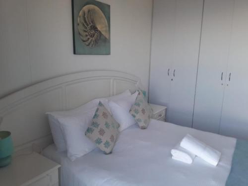 Postel nebo postele na pokoji v ubytování Sunset 786 Holiday Accommodation-Room 208