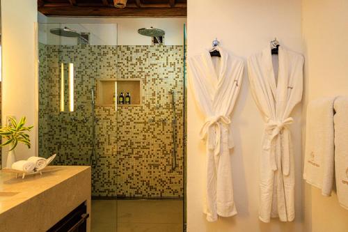 Bilik mandi di Campo Bahia Hotel Villas Spa