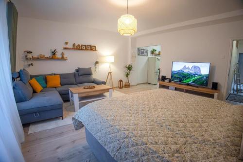 Cozy Little Apartment in Old Tw