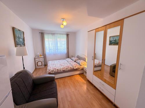 Postel nebo postele na pokoji v ubytování A Cozy Nest in Teslic