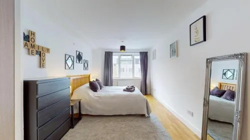 Bright and cosy 1 bed flat next to Tower Bridge photo 1