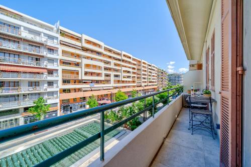 Studio moderne proche mer - Balcon et Climatisé