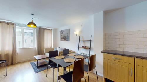 Bright and cosy 1 bed flat next to Tower Bridge photo 5