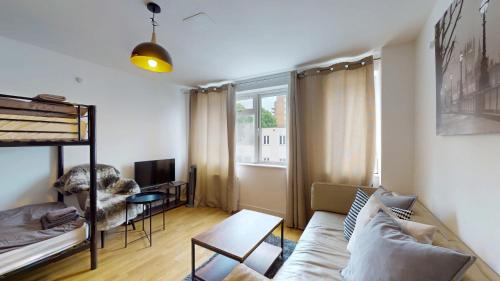 Bright and cosy 1 bed flat next to Tower Bridge photo 15
