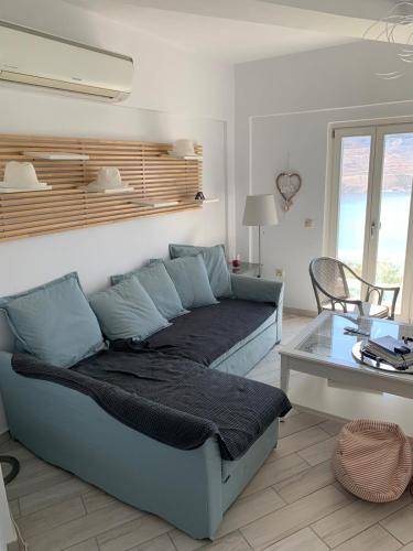 Χώρος καθιστικού στο Seaside Bliss 2, Ganema Serifos