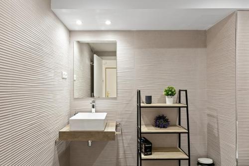 Modern Refurbished - 1BD 1BTH - Las Letras