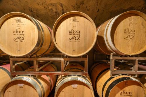 Gambar di galeri bagi Afton Mountain Vineyard di Afton