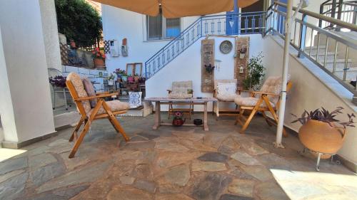 Smaragda's Home